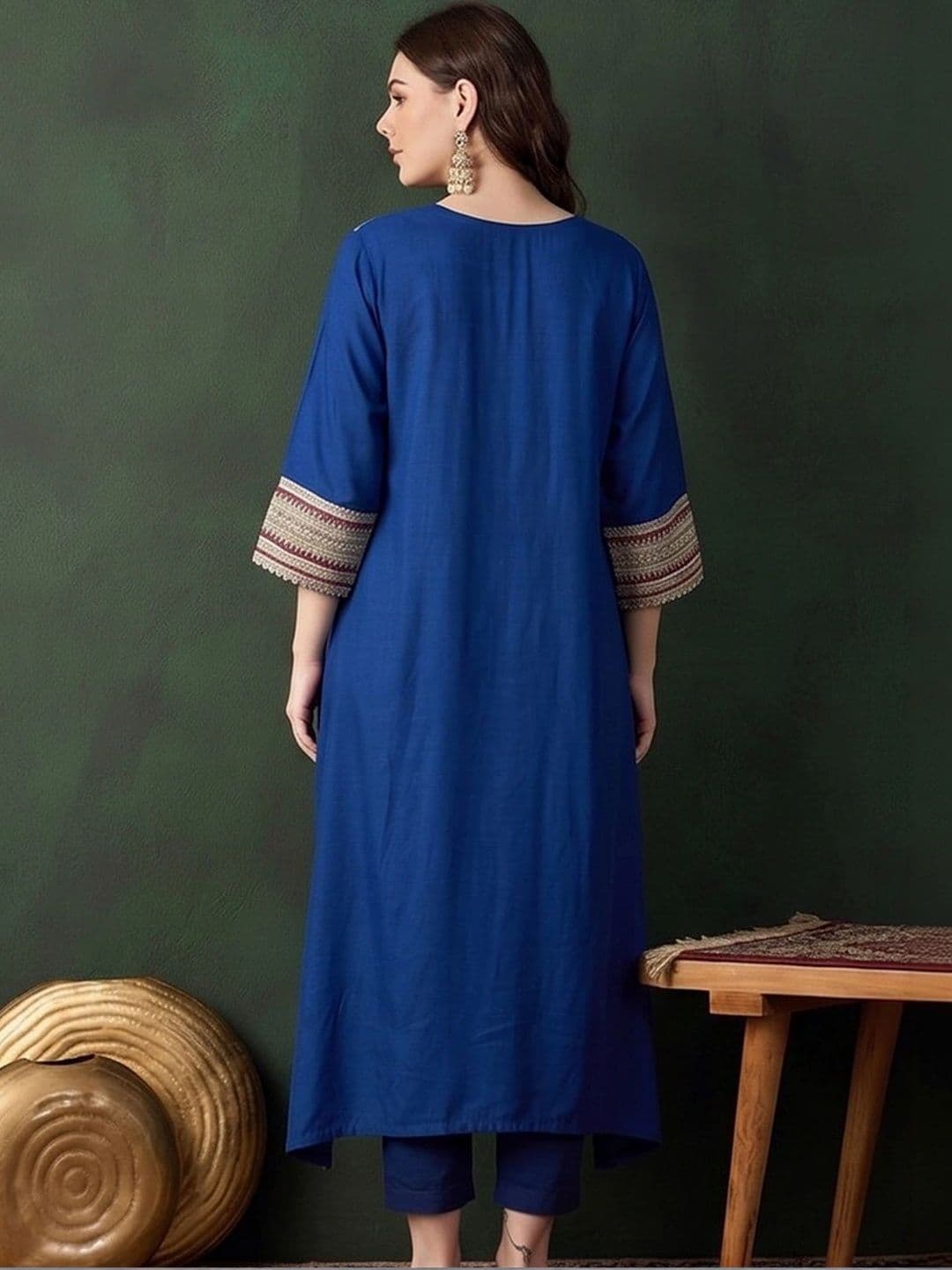 Sangria Women Ethnic Motifs Embroidered Regular Thread Work Kurta with Trousers thumbnail 6