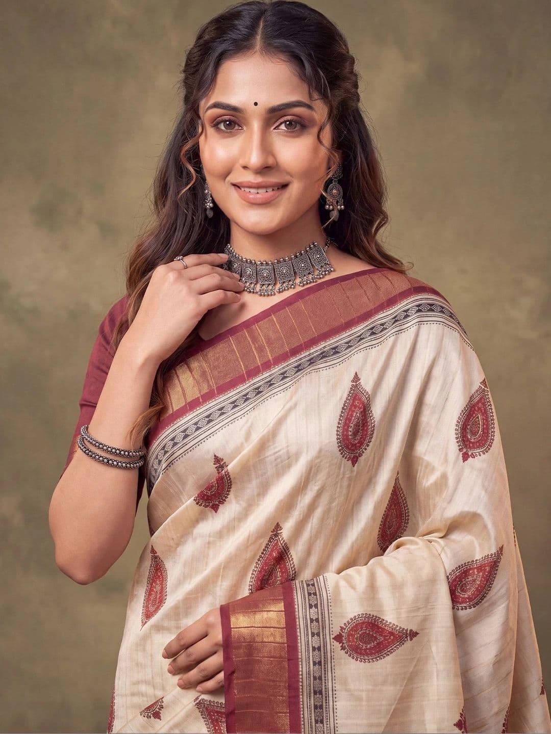 Anouk Ethnic Motifs Silk Cotton Designer Tussar Saree thumbnail 7