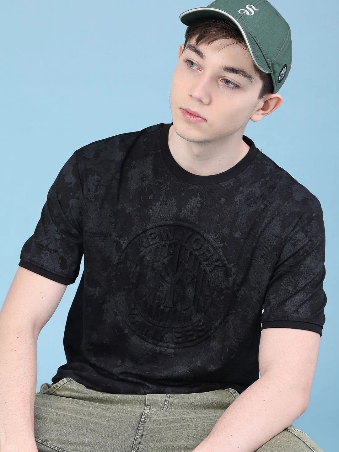 V-Mart Men Brand Logo New York Knicks Printed Slim Fit T-shirt - view 1