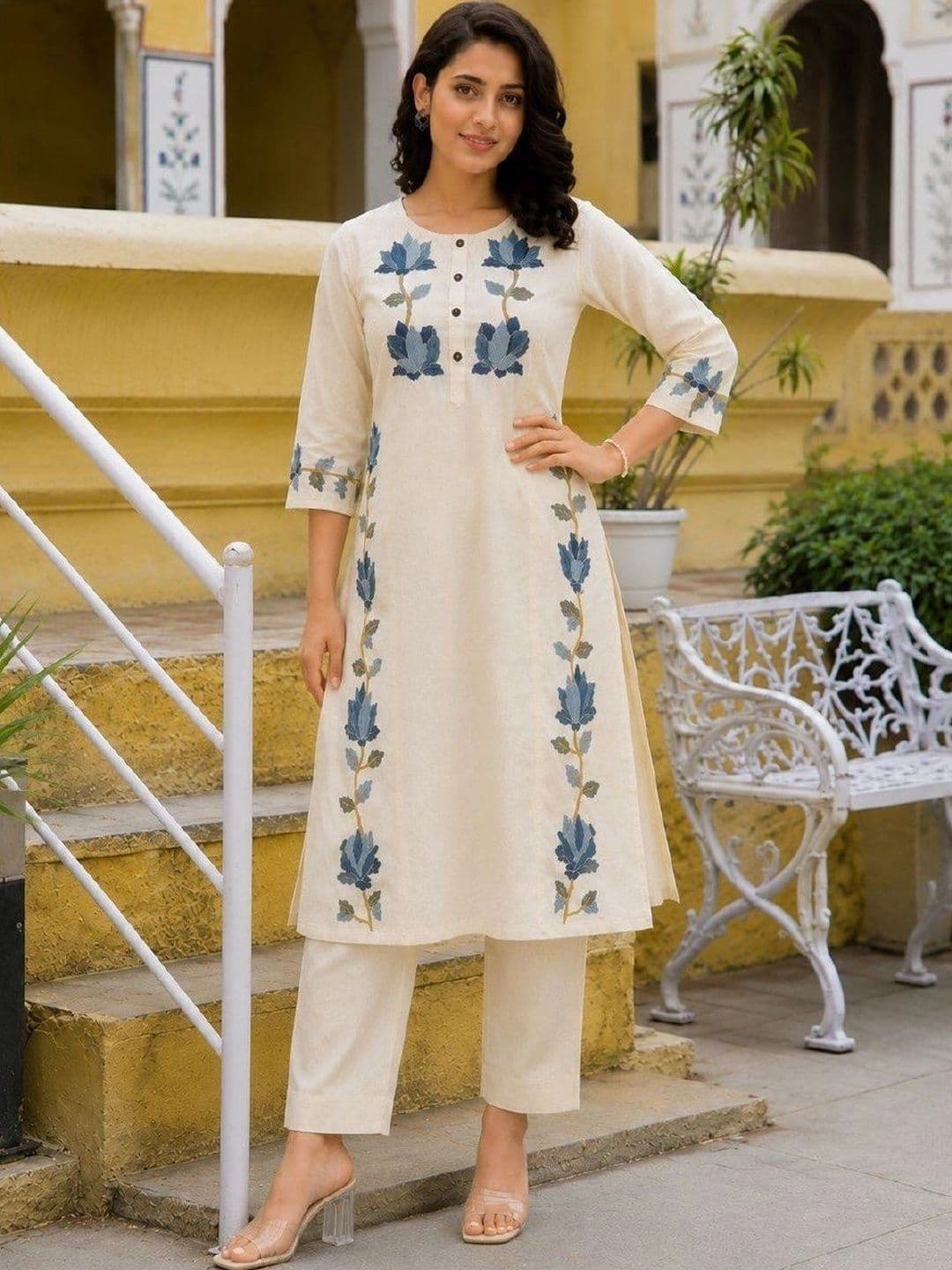 Chandbaali Women Ethnic Motifs Embroidered Pure Cotton Kurta with Trousers - view 1