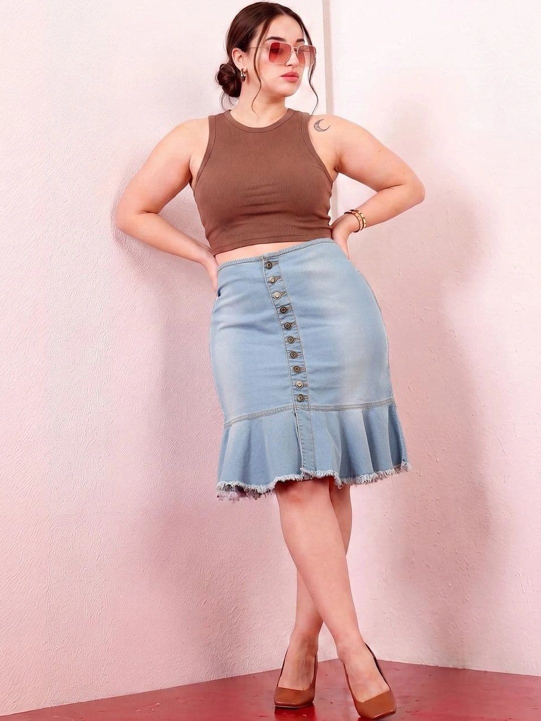 Miss Chase A+ Women Denim Frayed Denim Knee Length Trumpet Skirt thumbnail 4