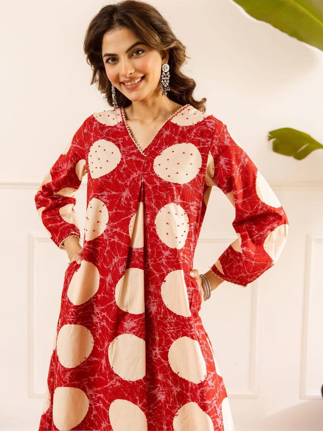 Nehamta Women Printed Regular Kurta with Palazzos thumbnail 2