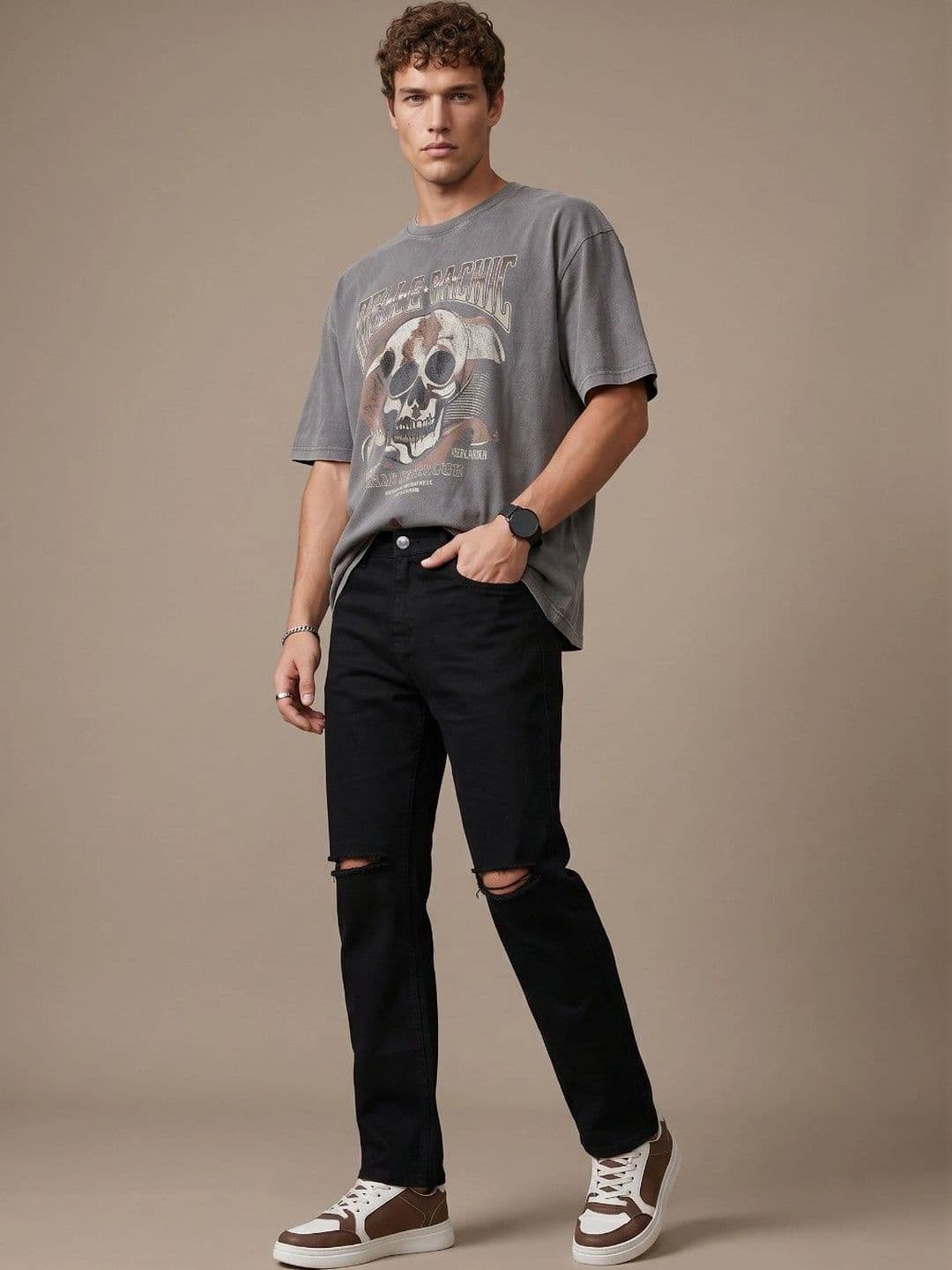 MaverIQ Men Classic Regular Fit Mid-Rise Highly Distressed Stretchable Jeans thumbnail 4