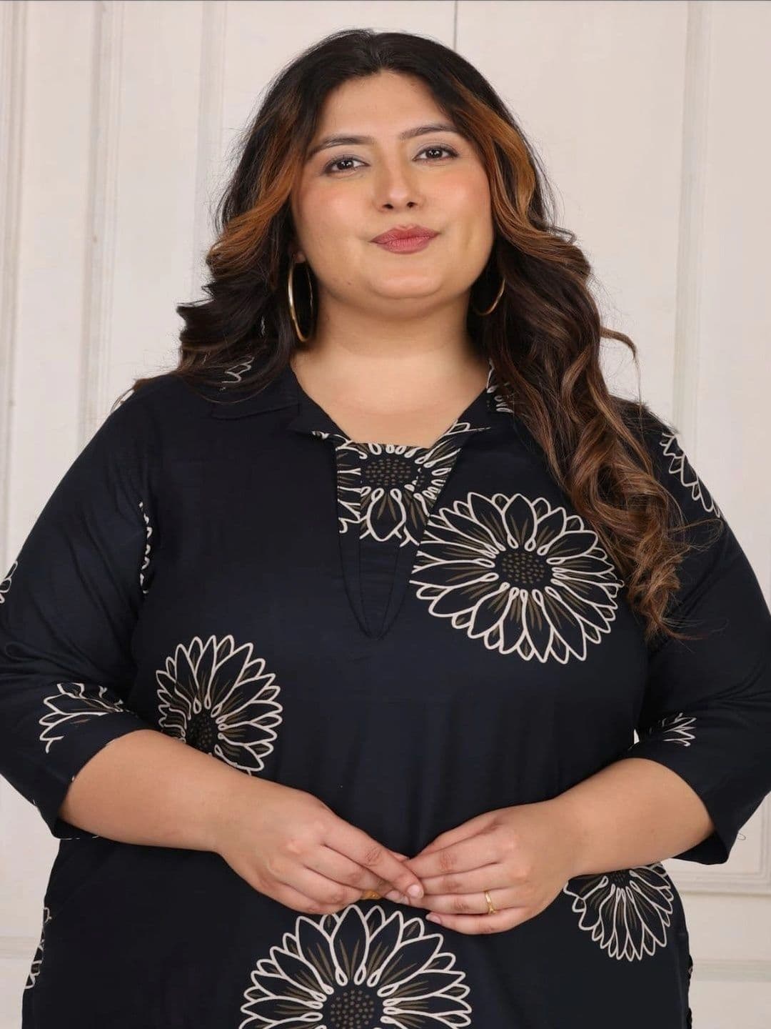 Sandhya's Plus Women Floral Printed Regular Kurta with Harem Pants thumbnail 4