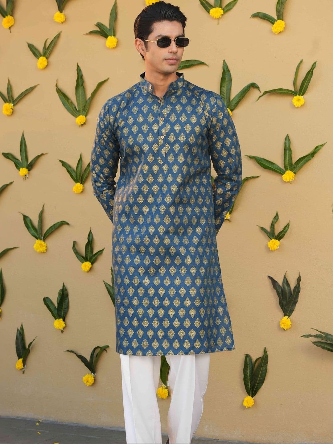 Anouk Printed Mandarin Collar Knee Length Straight Kurta thumbnail 7
