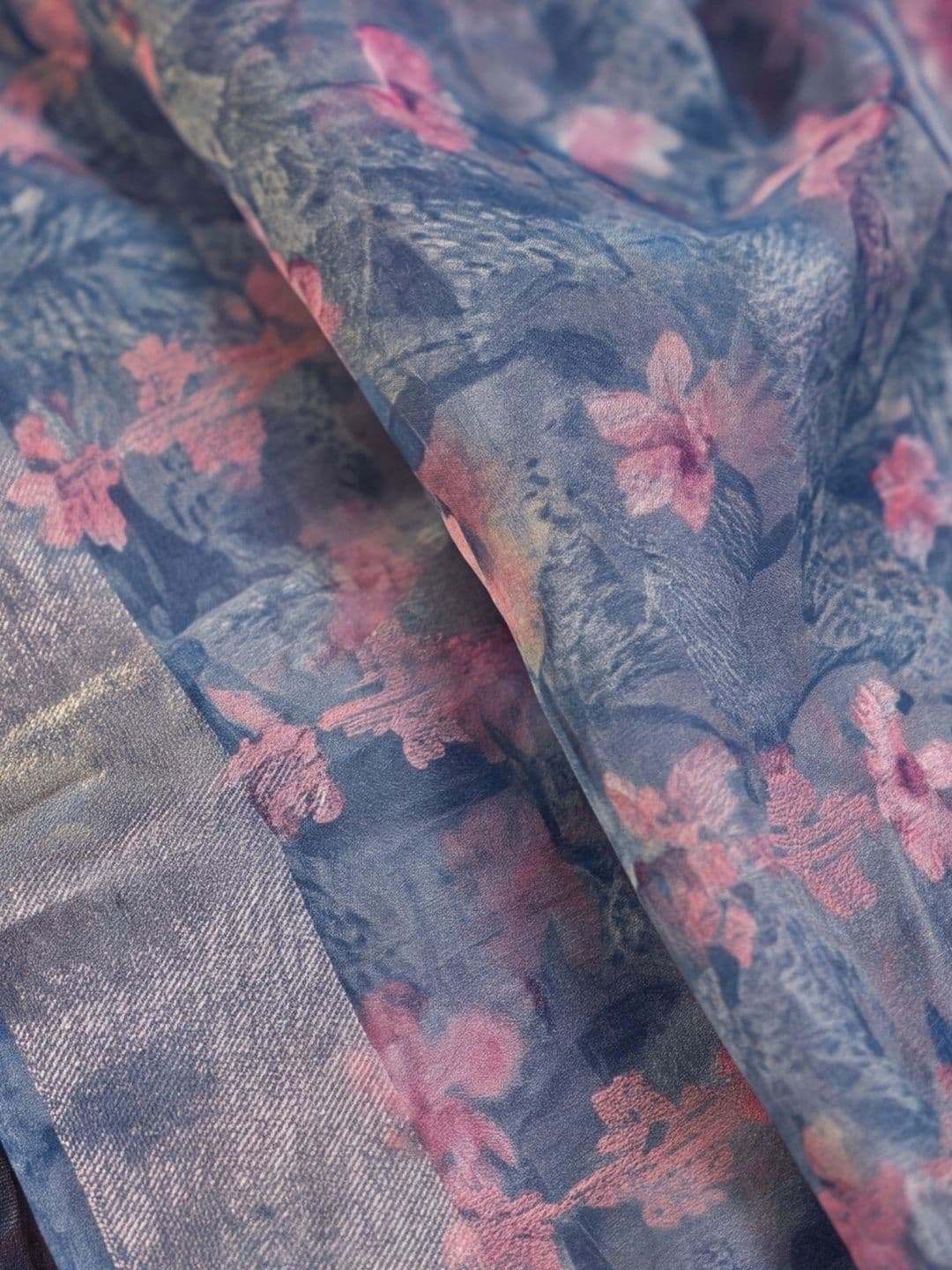 Mitera Floral Zari Silk Cotton Fusion Saree thumbnail 5