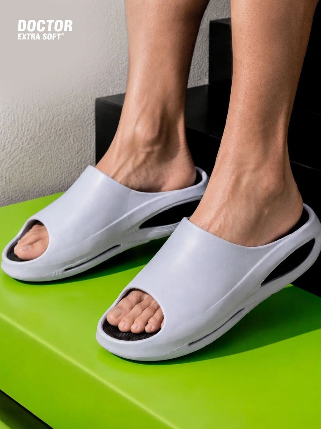 DOCTOR EXTRA SOFT Men Solid Sliders - view 1