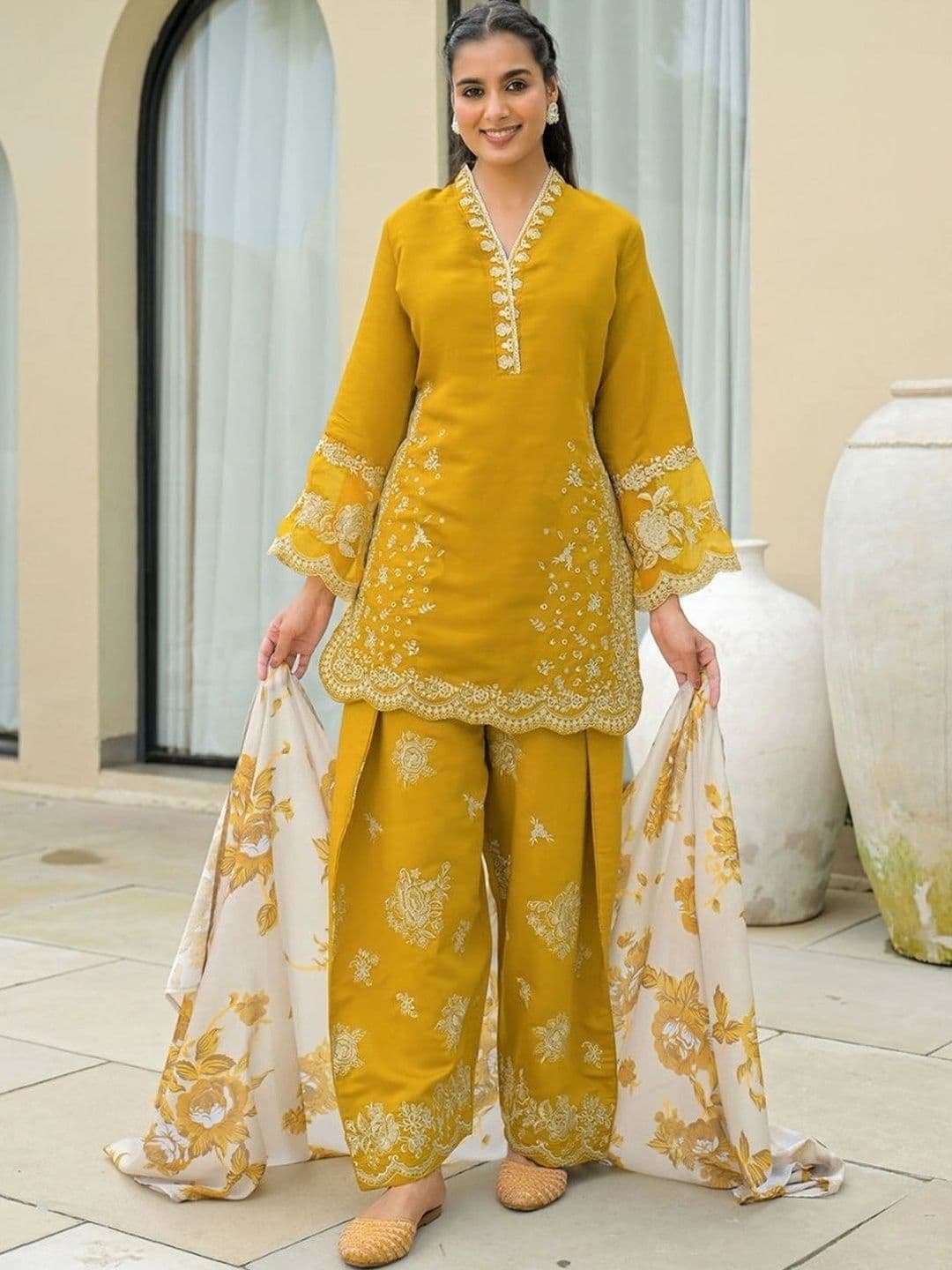 Wtune Women Ethnic Motifs Embroidered Regular Thread Work Kurta with Patiala & Dupatta - view 1