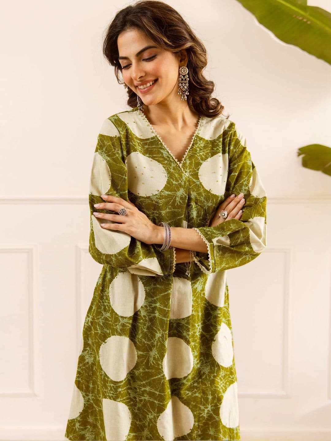 Nehamta Women Printed Regular Kurta with Palazzos thumbnail 4
