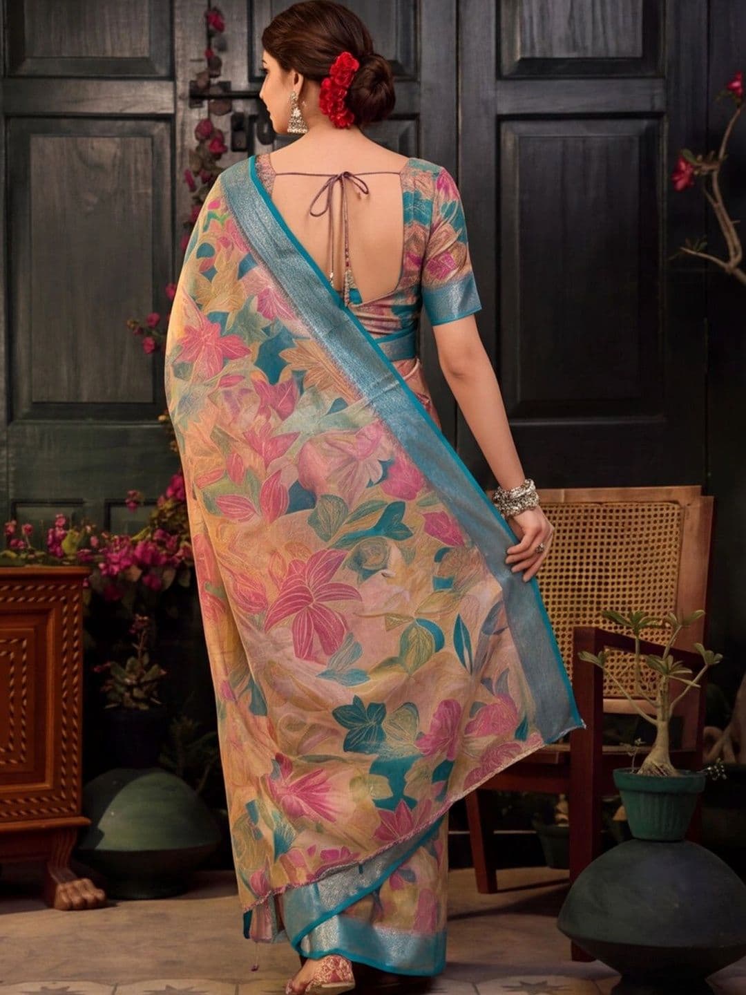 Mitera Women Floral Zari Silk Cotton Fusion Saree thumbnail 2