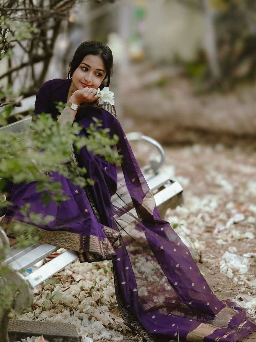 HERE&NOW Woven Design Zari Banarasi Saree thumbnail 3