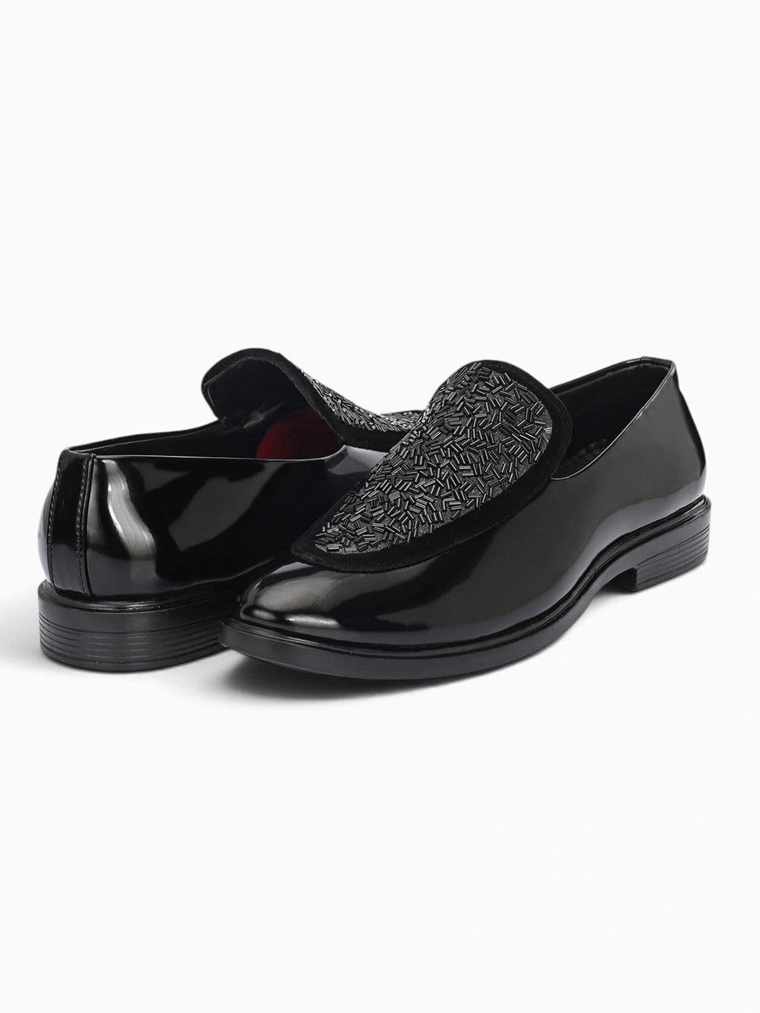 INVICTUS Men Textured PU Round Toe Slip-On Shoes thumbnail 6
