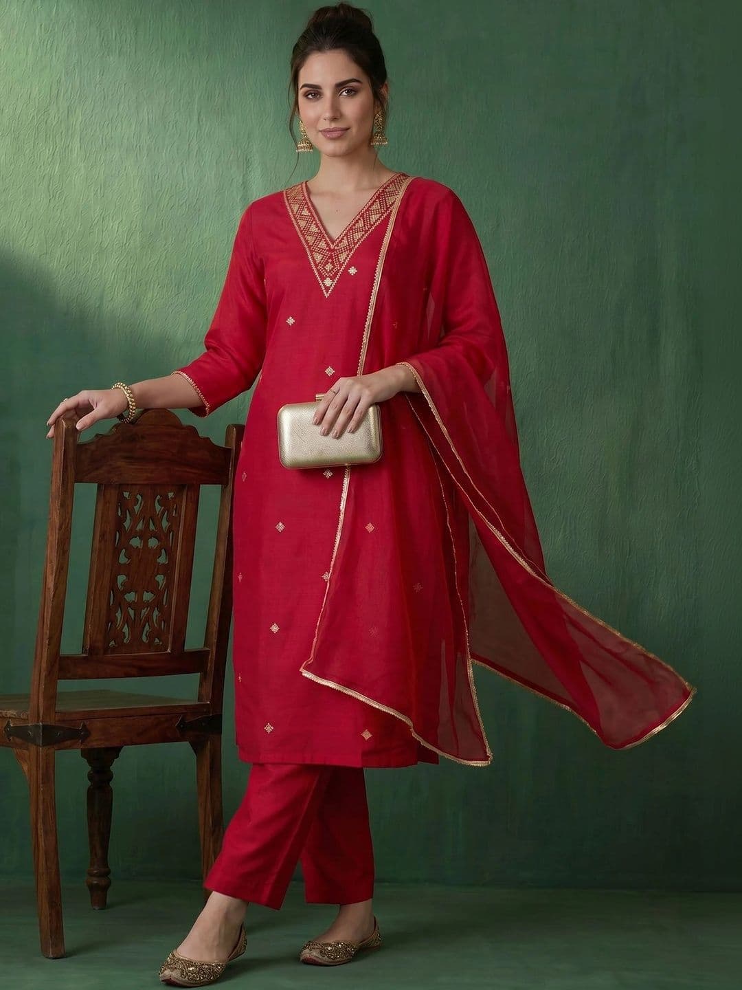 AVANSHEE Women Ethnic Motifs Embroidered Regular Kurta with Trousers & With Dupatta thumbnail 4