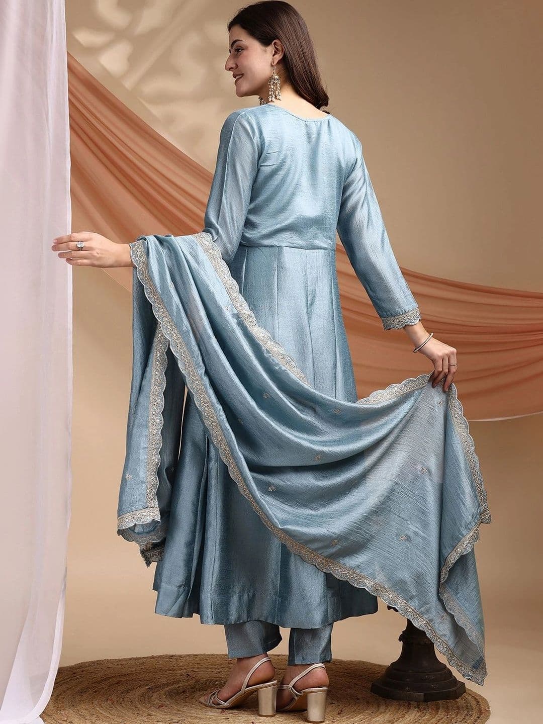 Tankori Women Ethnic Motifs Embroidered Regular Thread Work Kurta with Trousers & With Dupatta thumbnail 5