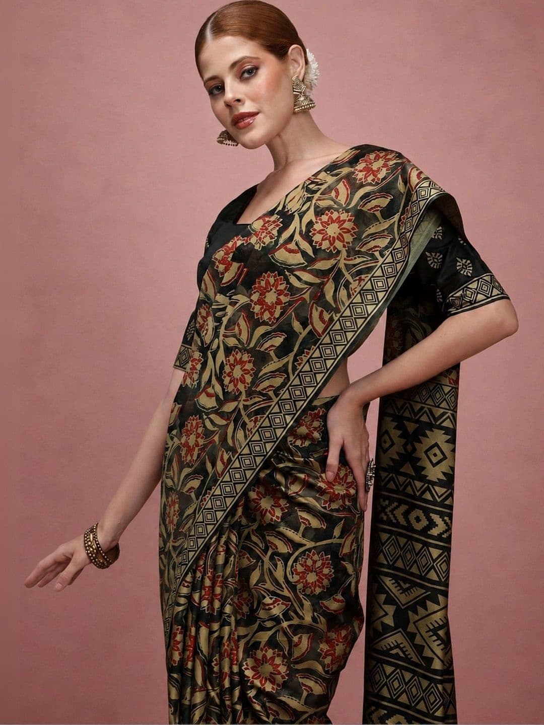 Sangria Floral Silk Blend Designer Block Print Saree thumbnail 6