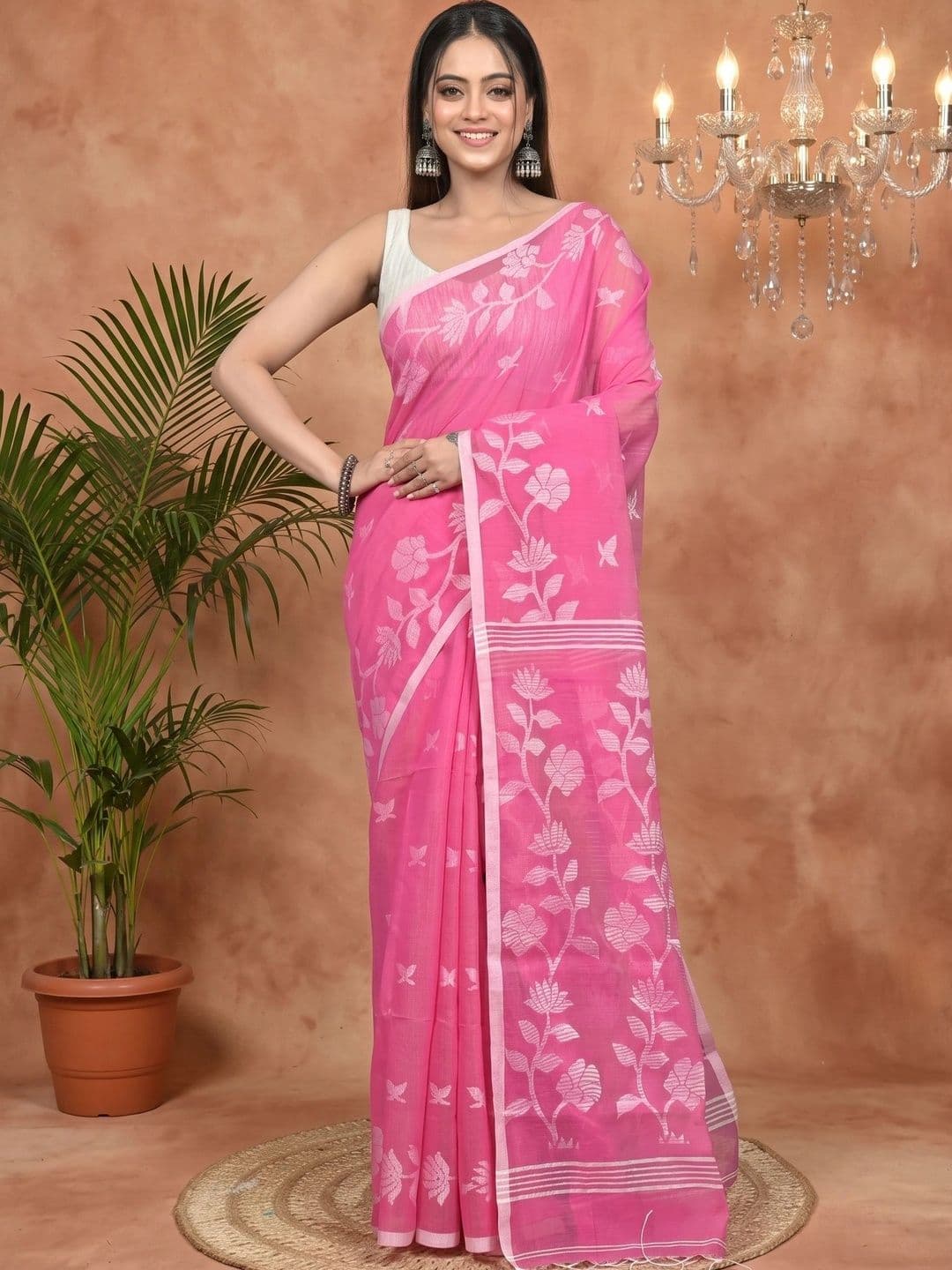 PuJoy Floral Sequinned Handloom Taant Saree thumbnail 2