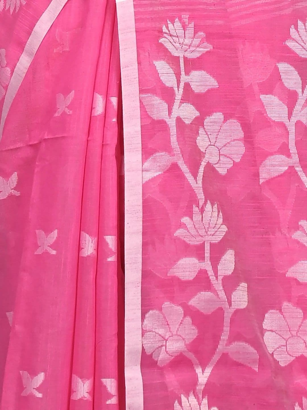 PuJoy Floral Sequinned Handloom Taant Saree thumbnail 5