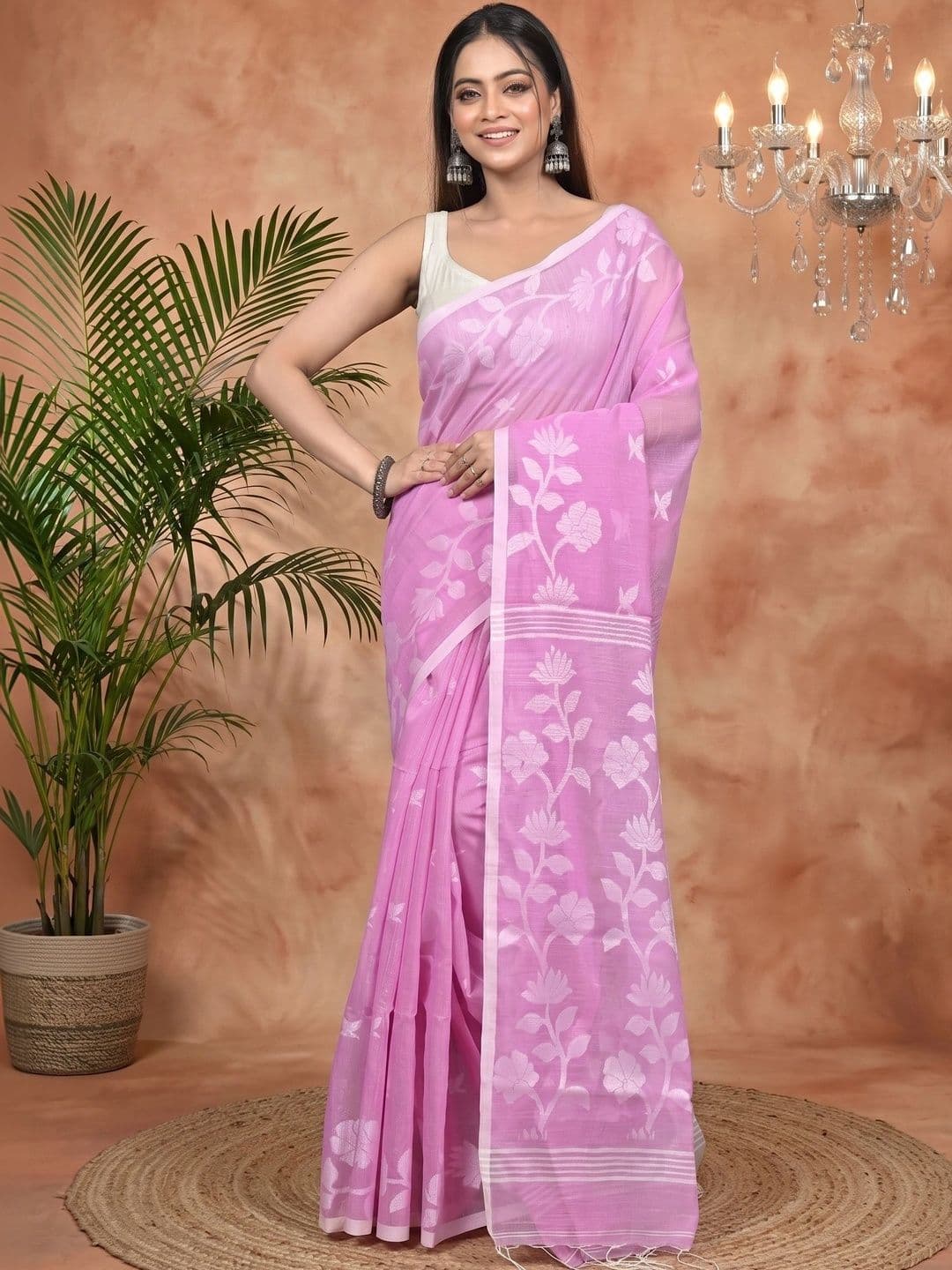 PuJoy Women Floral Sequinned Handloom Taant Saree thumbnail 2