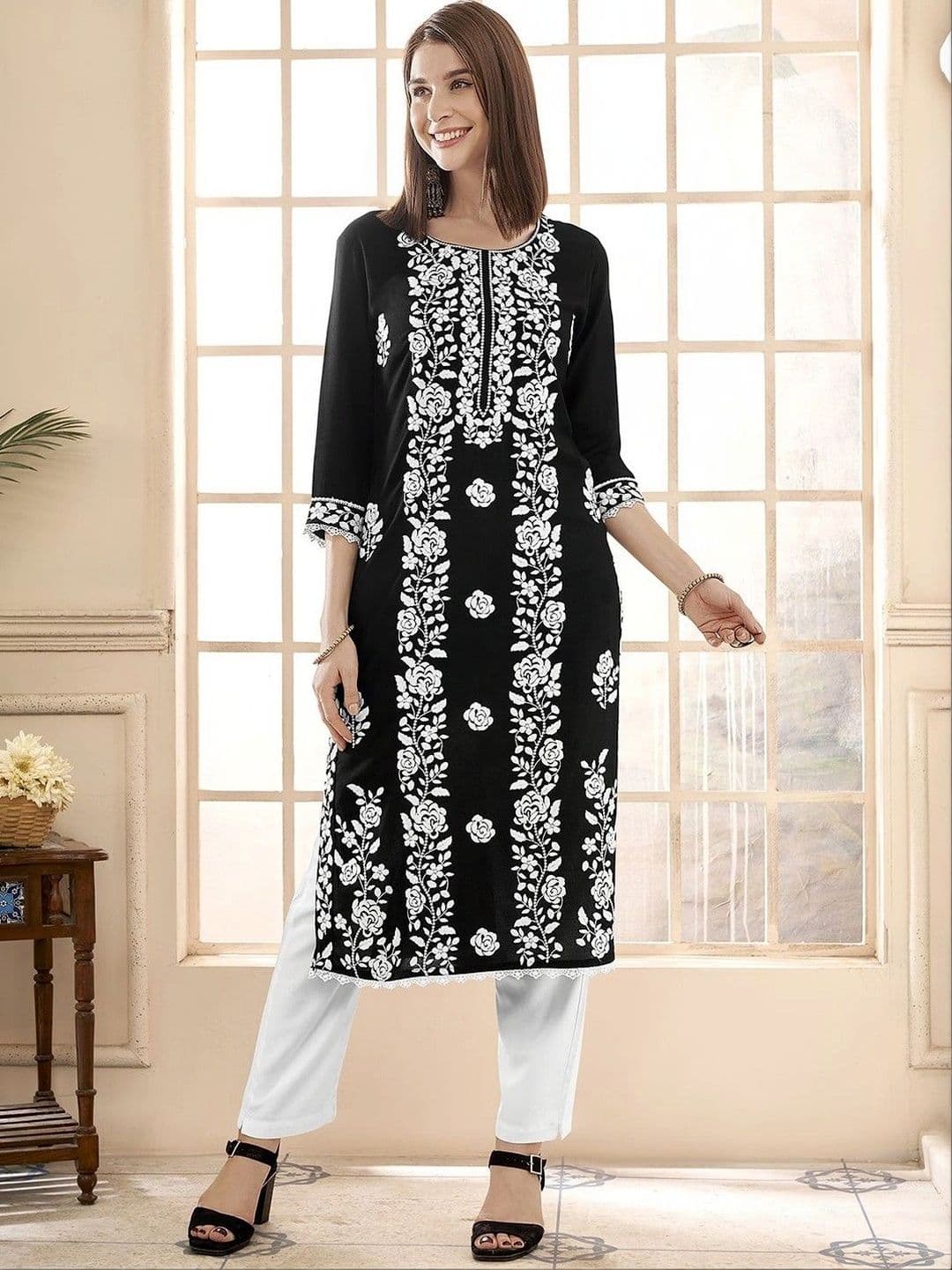 Sangria Women Floral Embroidered Regular Thread Work Pure Cotton Kurta with Trousers thumbnail 6