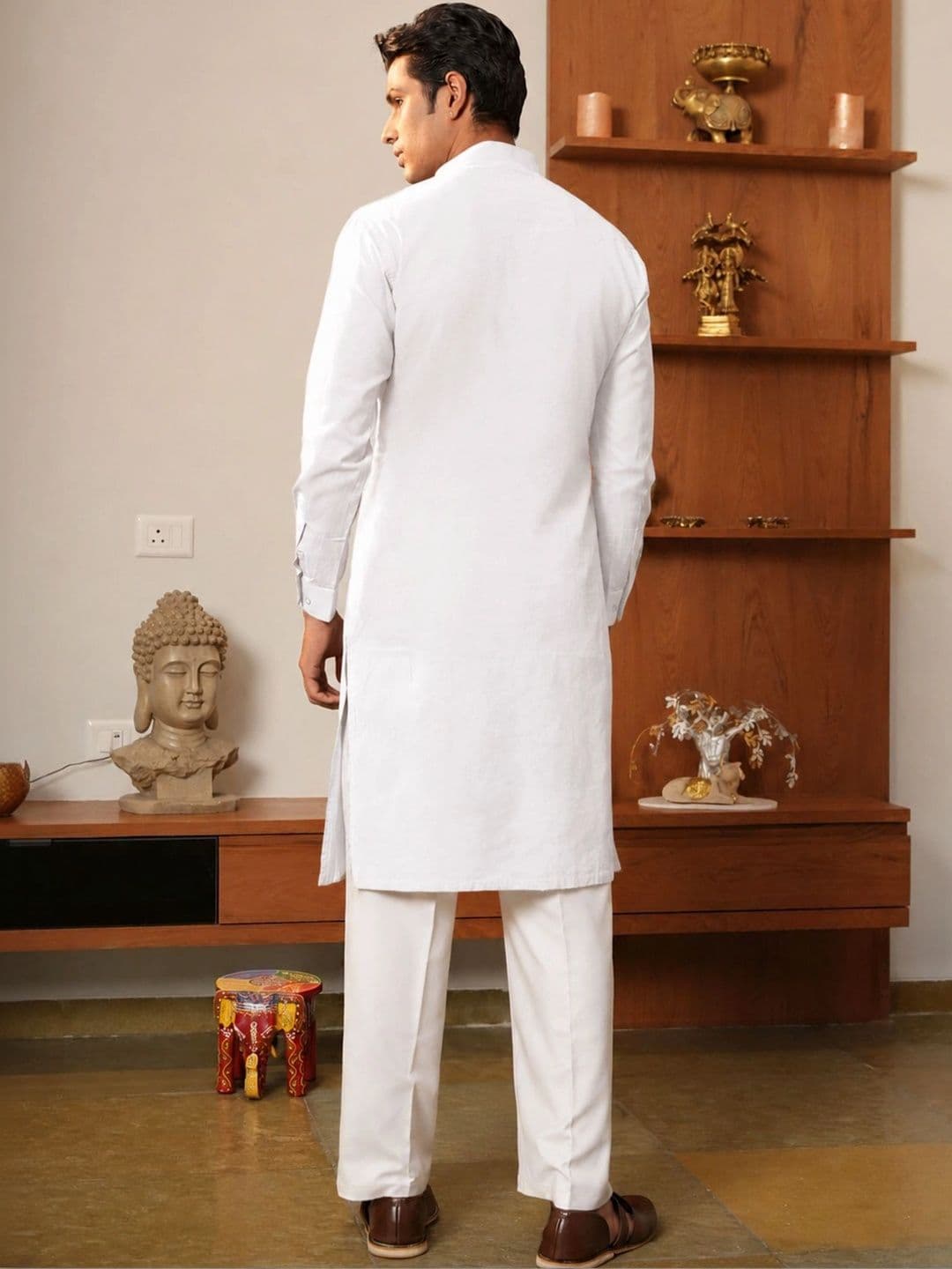 Anouk Men Pure Cotton Solid Knee Length Straight Kurta thumbnail 2