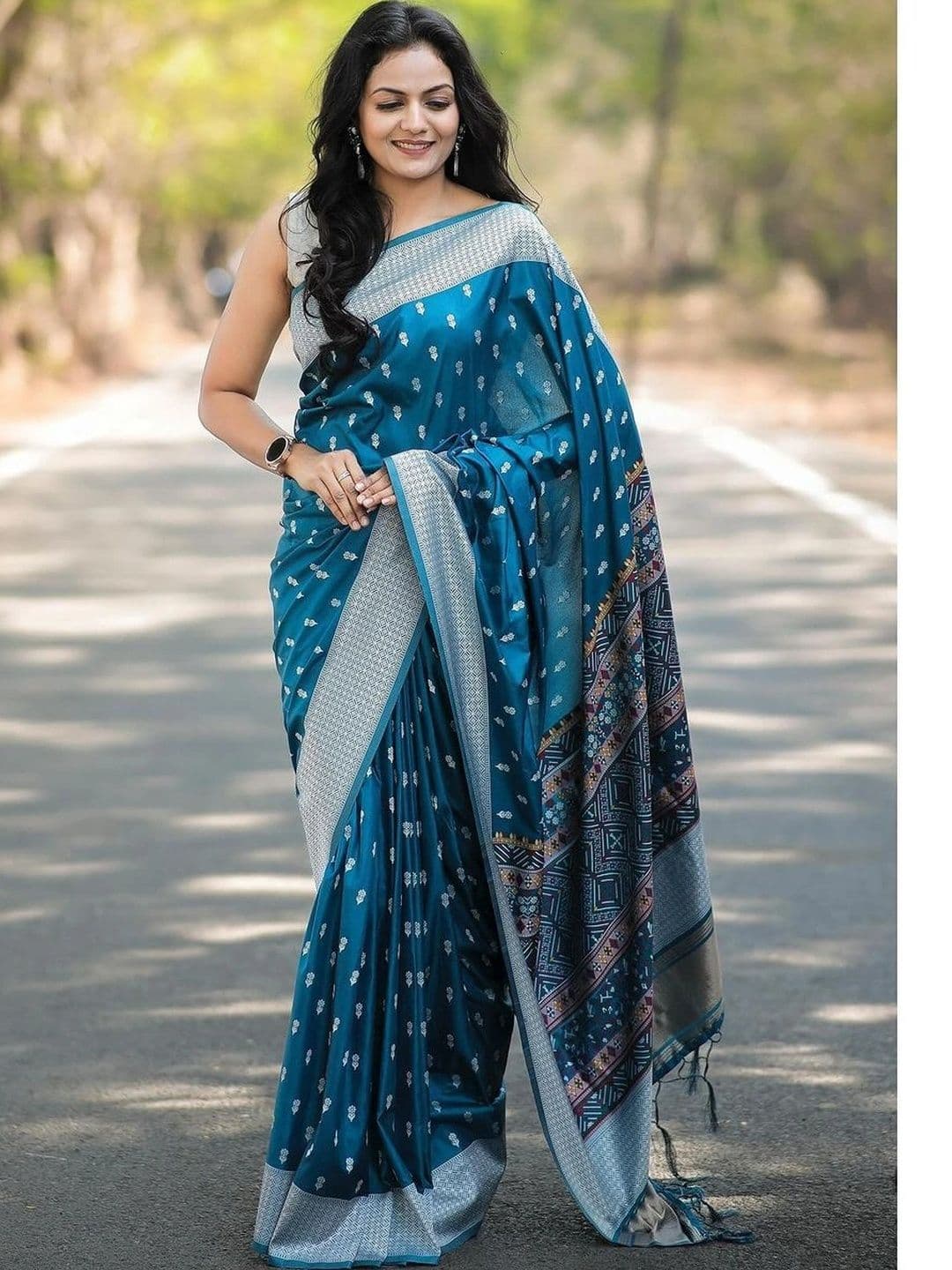 HERE&NOW Woven Design Zari Banarasi Saree - view 1