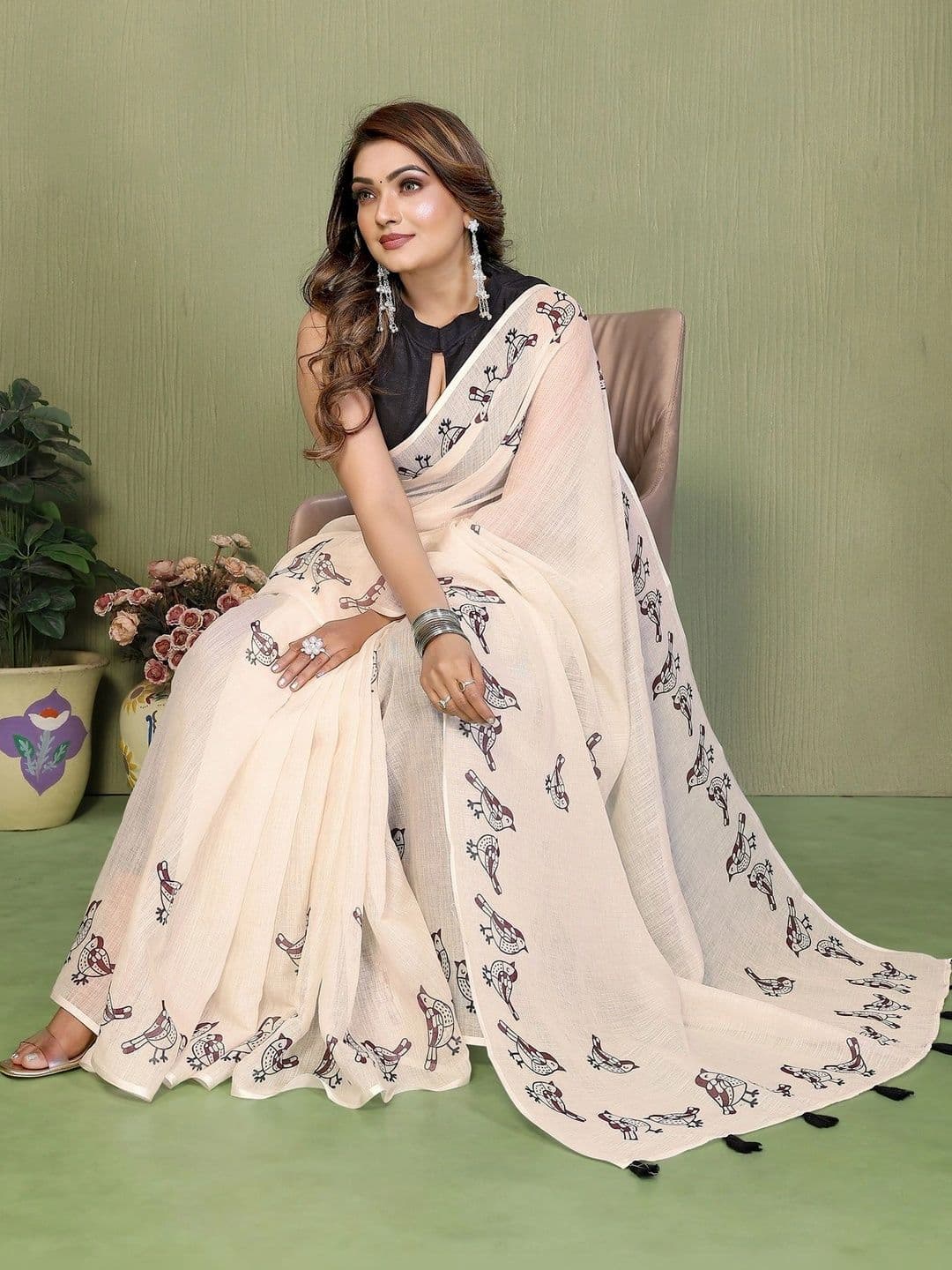 VS MALL Floral Linen Blend Block Print Saree thumbnail 5