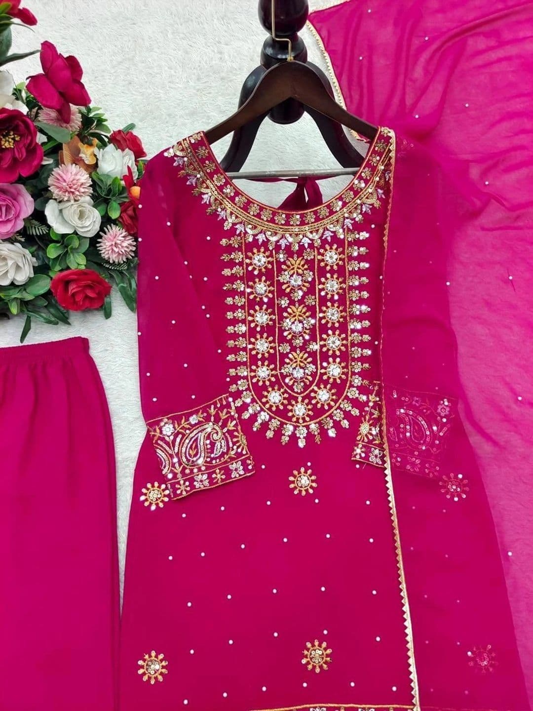 WOMEN WASTRA Women Ethnic Motifs Embroidered Regular Kurta with Palazzos & With Dupatta thumbnail 4