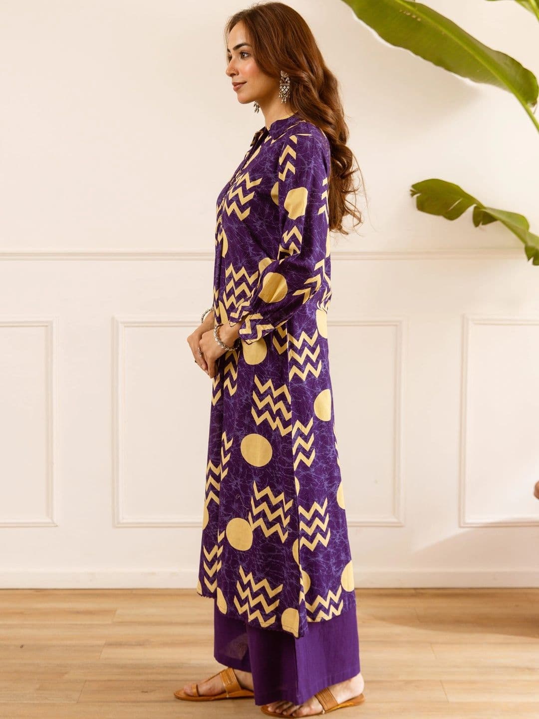 Nehamta Women Printed Regular Kurta with Palazzos thumbnail 2