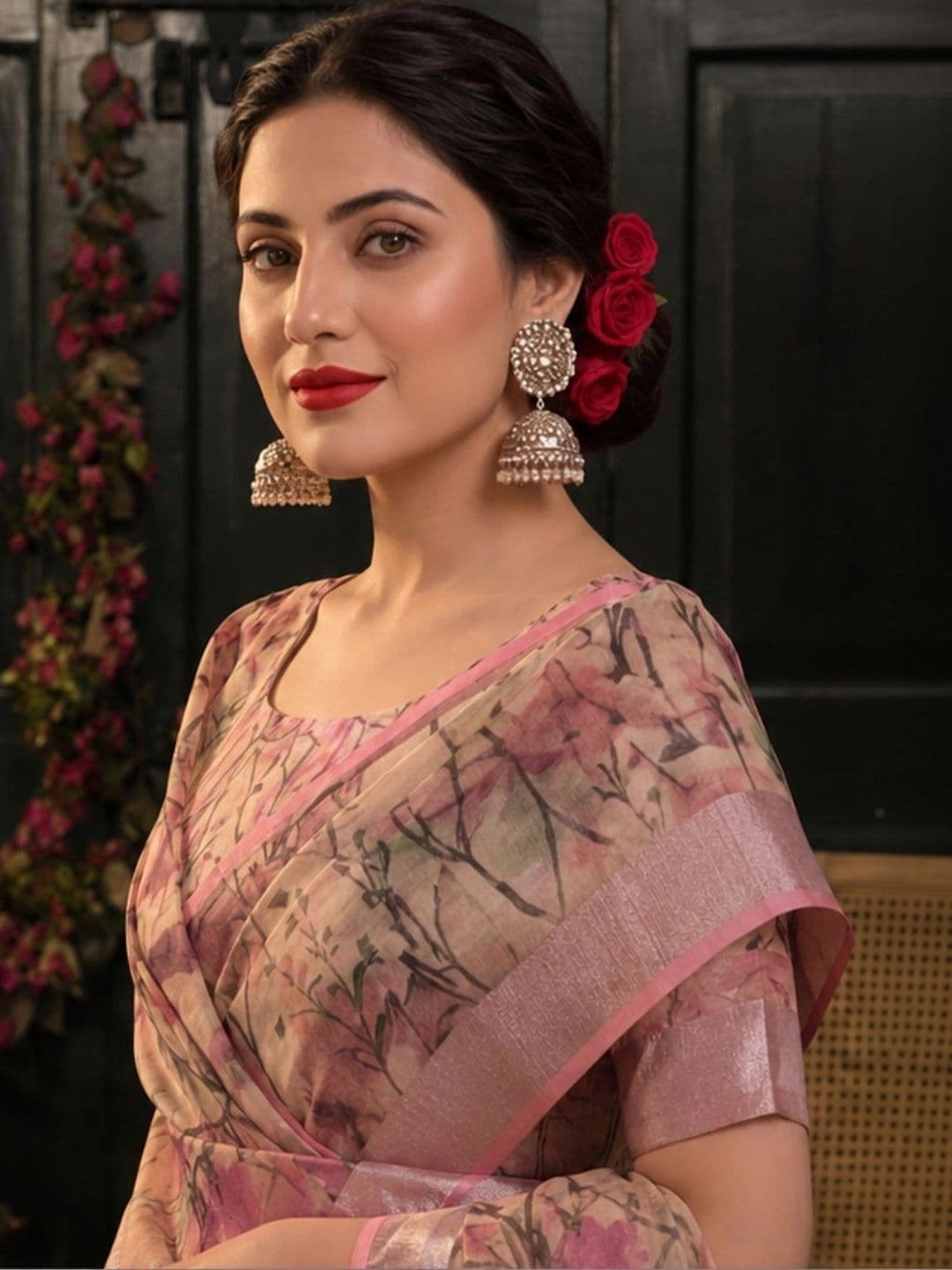 Mitera Floral Zari Silk Cotton Fusion Saree thumbnail 5