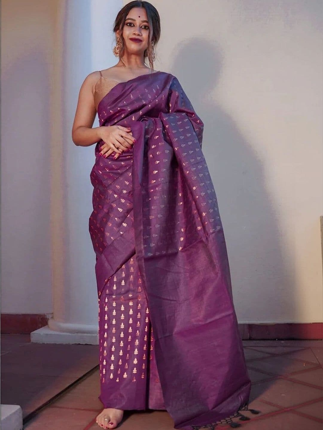 HERE&NOW Woven Design Zari Silk Blend Banarasi Saree - view 1