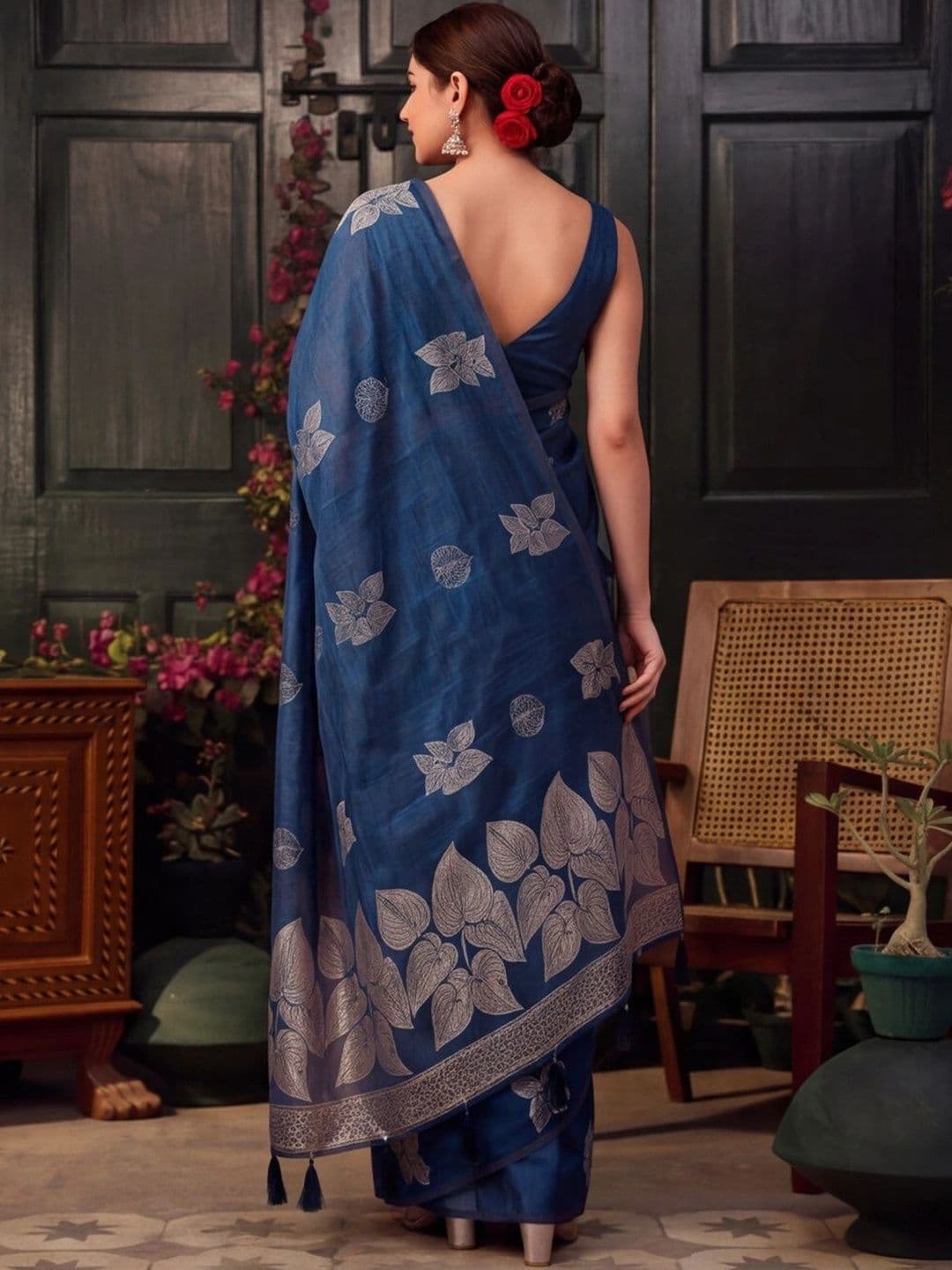 Mitera Woven Design Zari Silk Cotton Fusion Banarasi Saree thumbnail 4