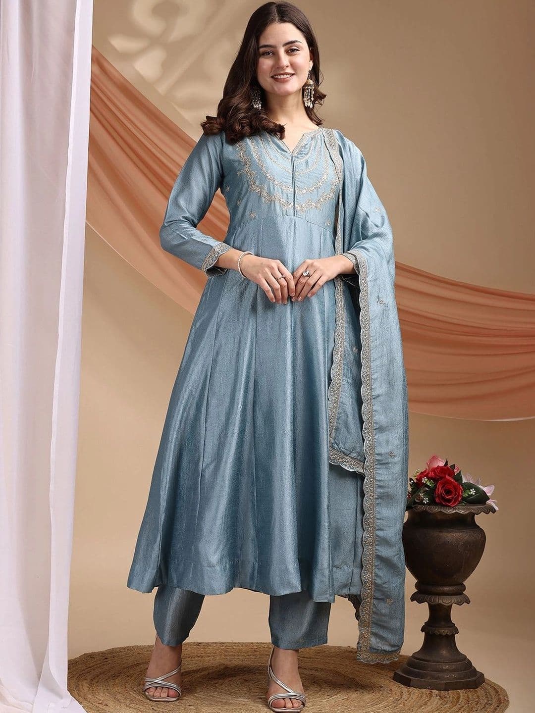 Tankori Women Ethnic Motifs Embroidered Regular Thread Work Kurta with Trousers & With Dupatta thumbnail 3