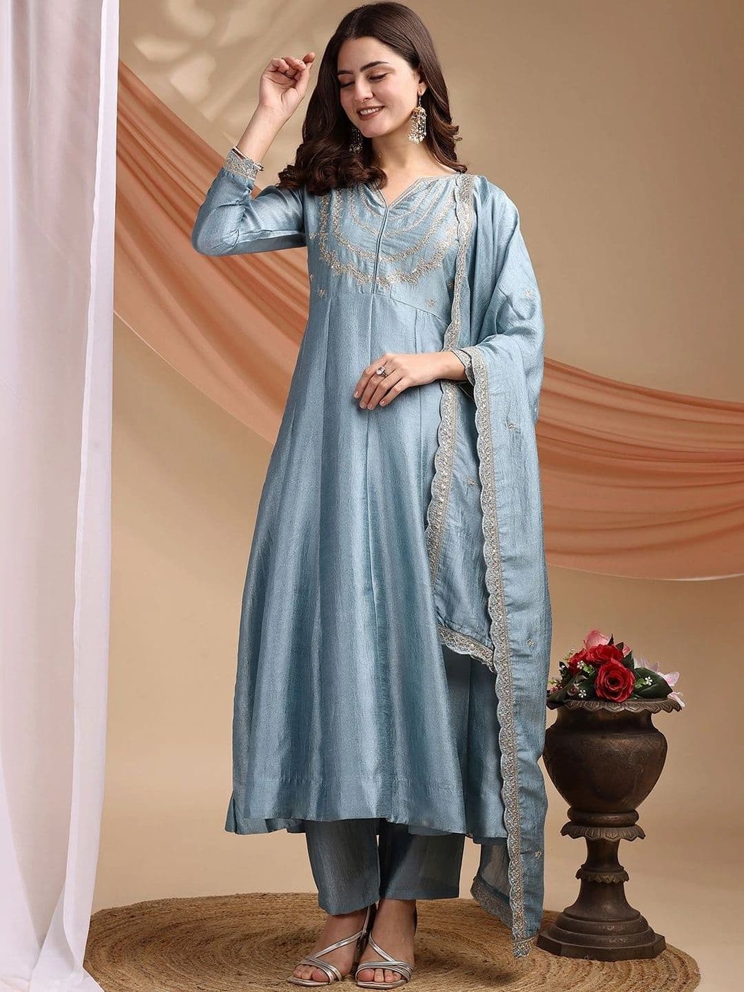 Tankori Women Ethnic Motifs Embroidered Regular Thread Work Kurta with Trousers & With Dupatta thumbnail 4