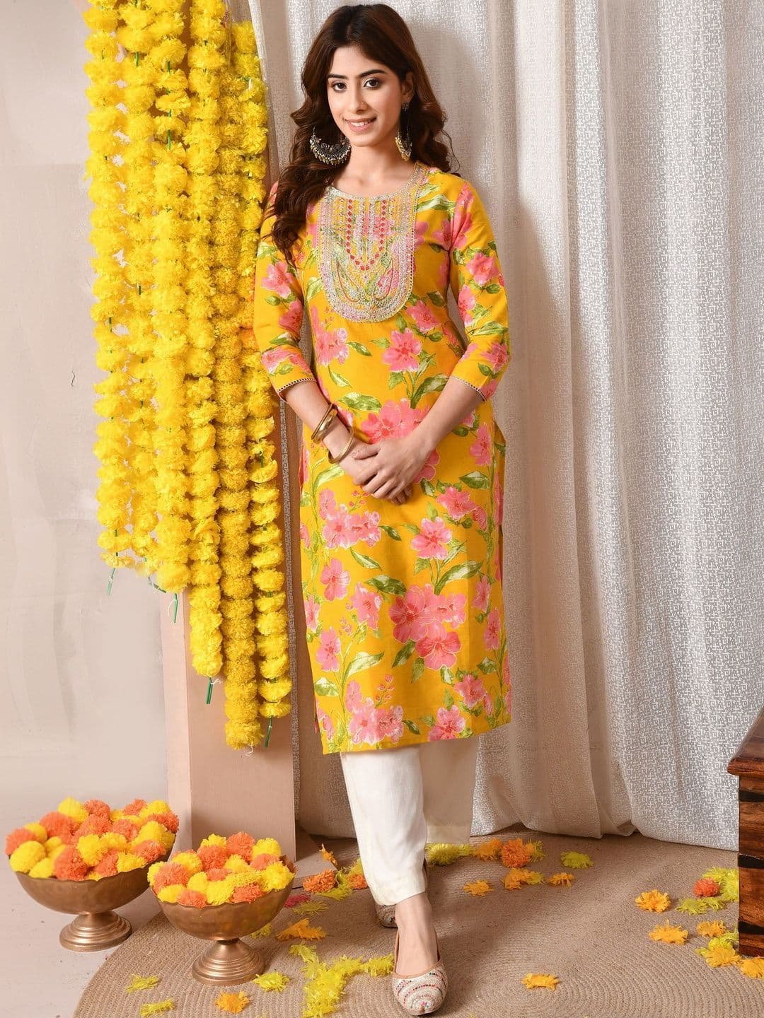 KJTRENDS Women Floral Printed Floral Kurta thumbnail 3