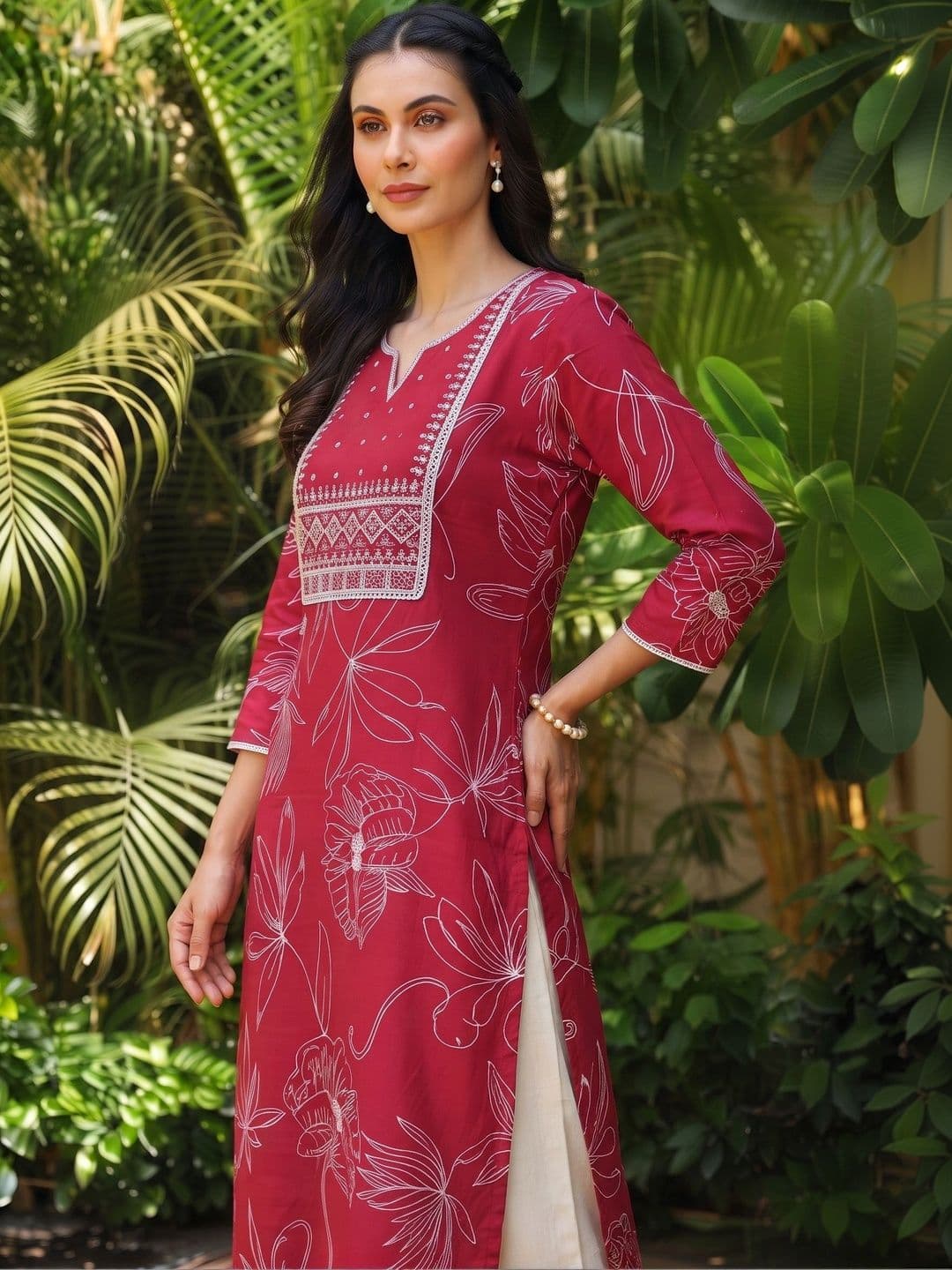 KJFAB Women Floral Printed Thread Work Floral Kurta thumbnail 2