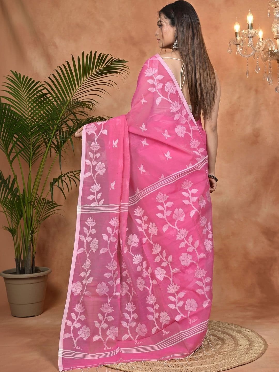 PuJoy Floral Sequinned Handloom Taant Saree thumbnail 3