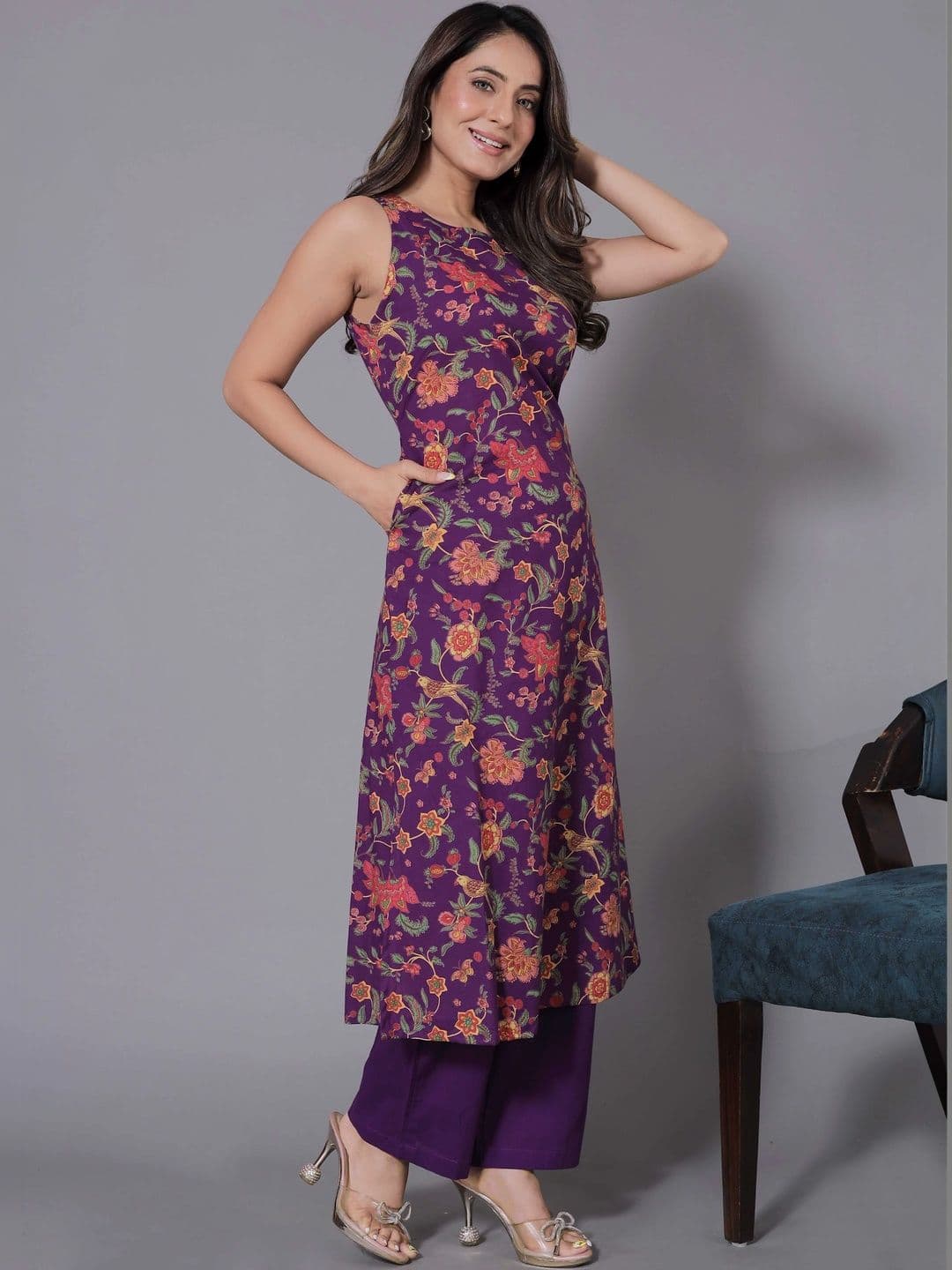 VidiRna Women Floral Printed Regular Kurta with Palazzos thumbnail 6