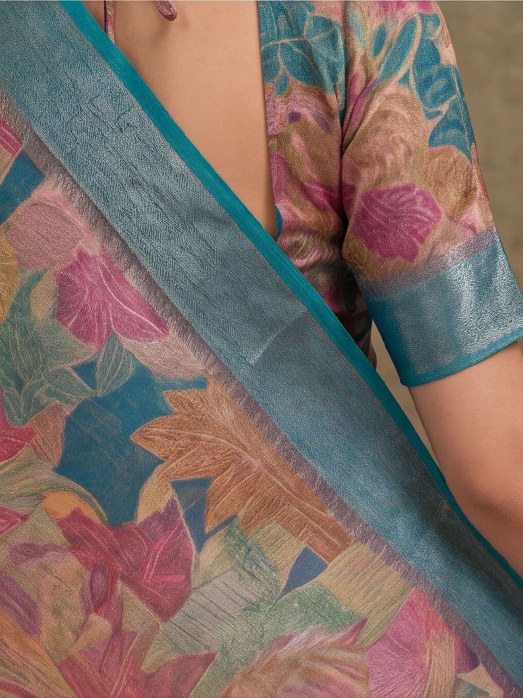 Mitera Women Floral Zari Silk Cotton Fusion Saree thumbnail 4