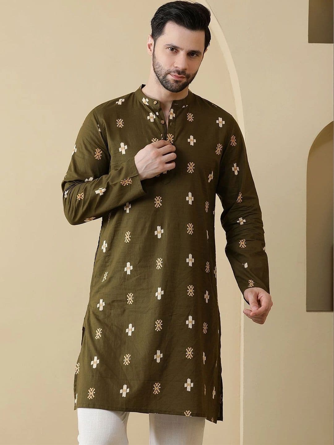 Anouk Men Ethnic Motifs Embroidered Thread Work Kurta thumbnail 3