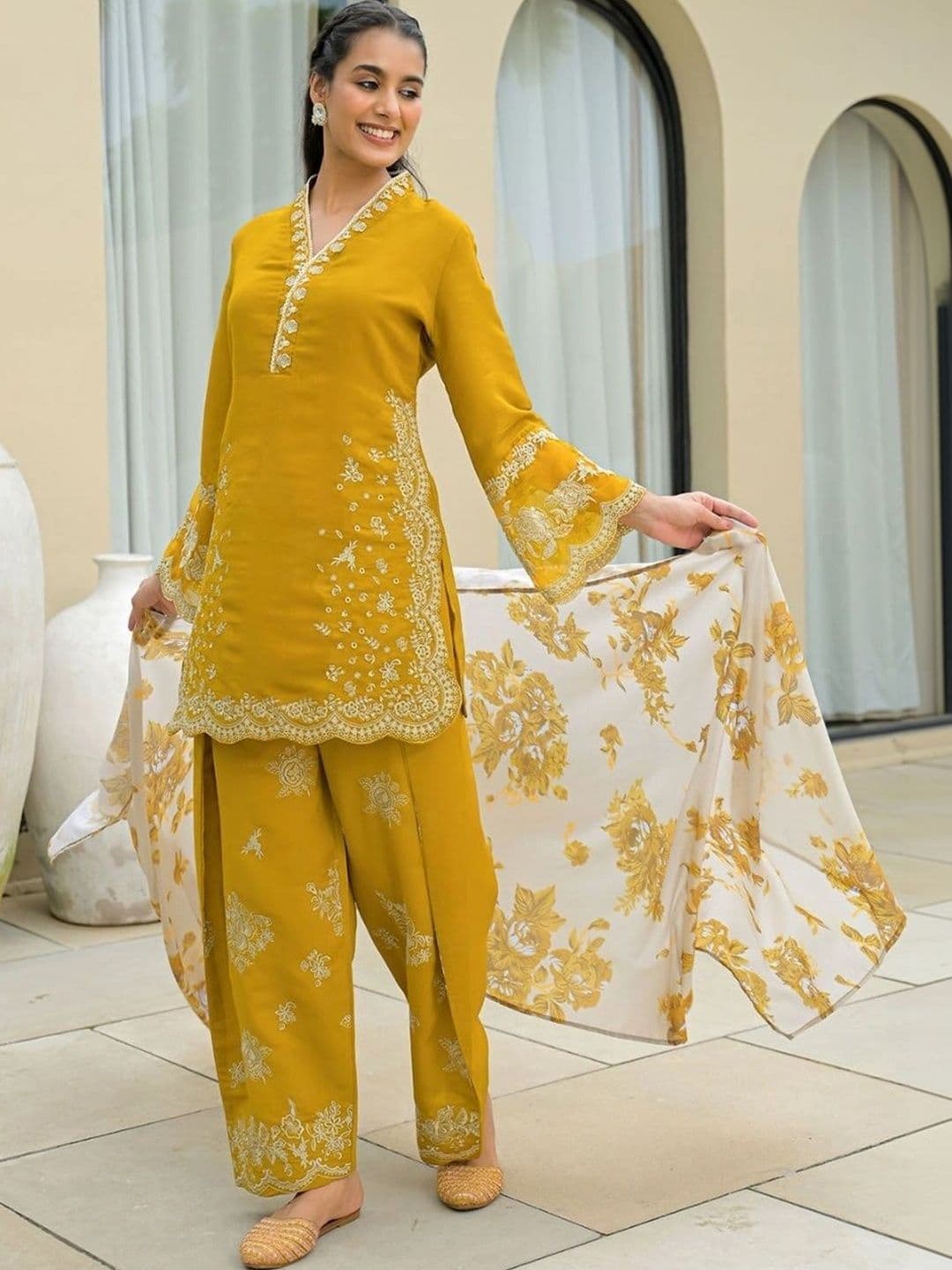 Wtune Women Ethnic Motifs Embroidered Regular Thread Work Kurta with Patiala & Dupatta thumbnail 5