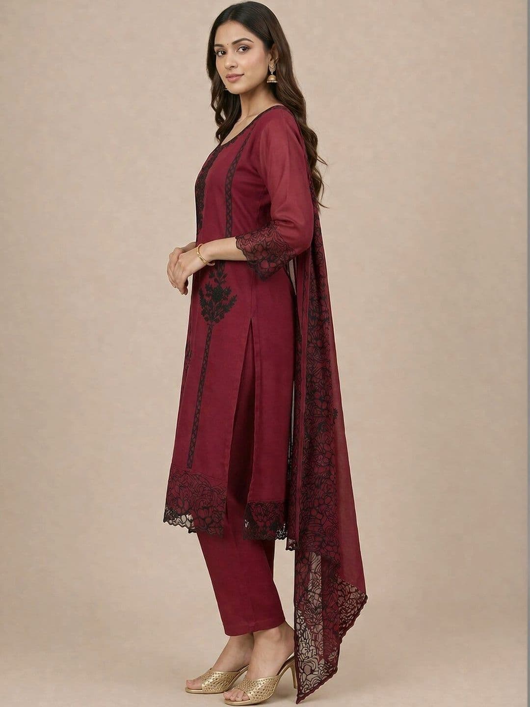 Hare Krishna enterprises Women Ethnic Motifs Embroidered Thread  Kurta with Trousers thumbnail 4