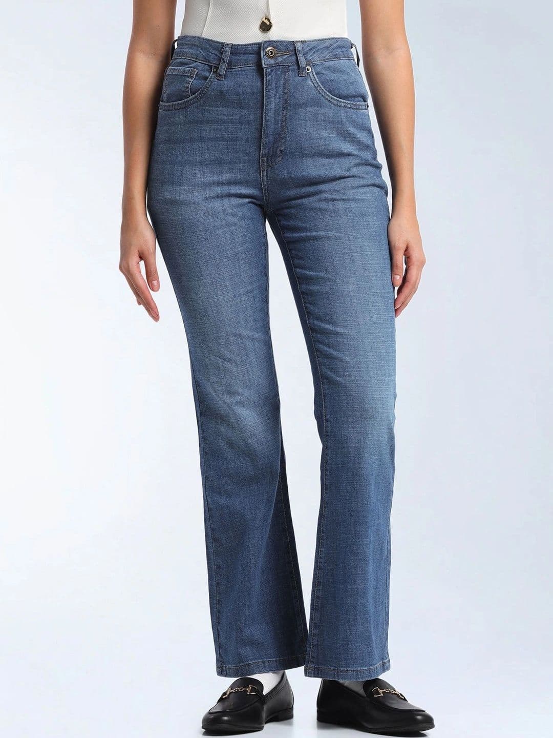 Flying Machine Women Bootcut High-Rise Light Fade Stretchable Jeans thumbnail 6