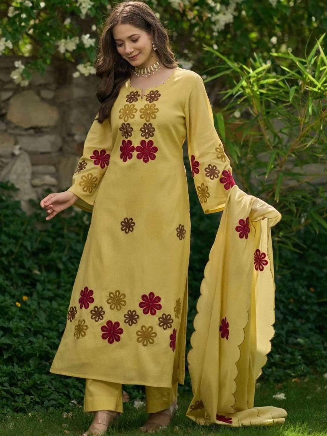 HERE&NOW X fwd Women Floral Thread Work Chanderi Silk Kurta with Trousers & With Dupatta thumbnail 5