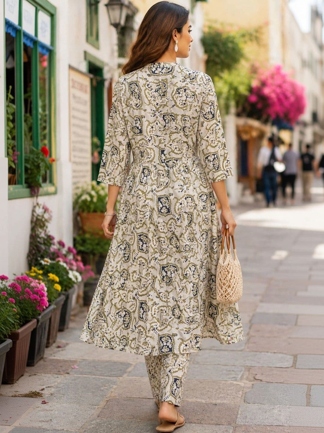 Three Boganvilla Women Ethnic Motifs Printed Regular Kurta with Trousers thumbnail 3