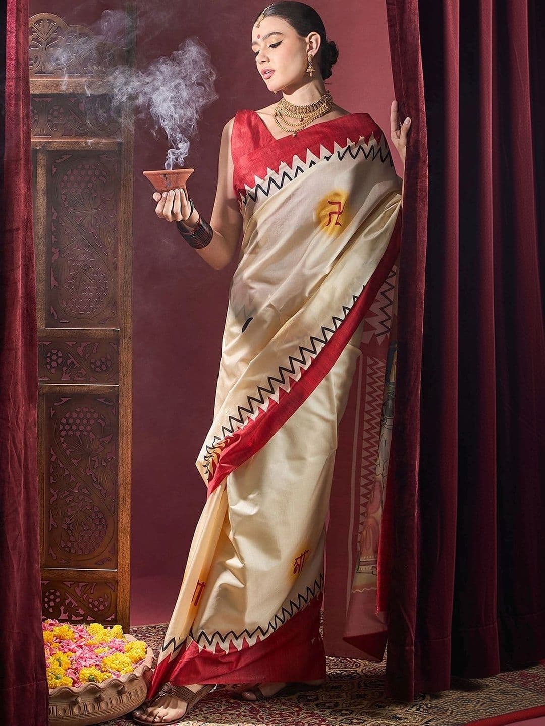 Sangria Women Silk Blend Designer Garad Saree thumbnail 2