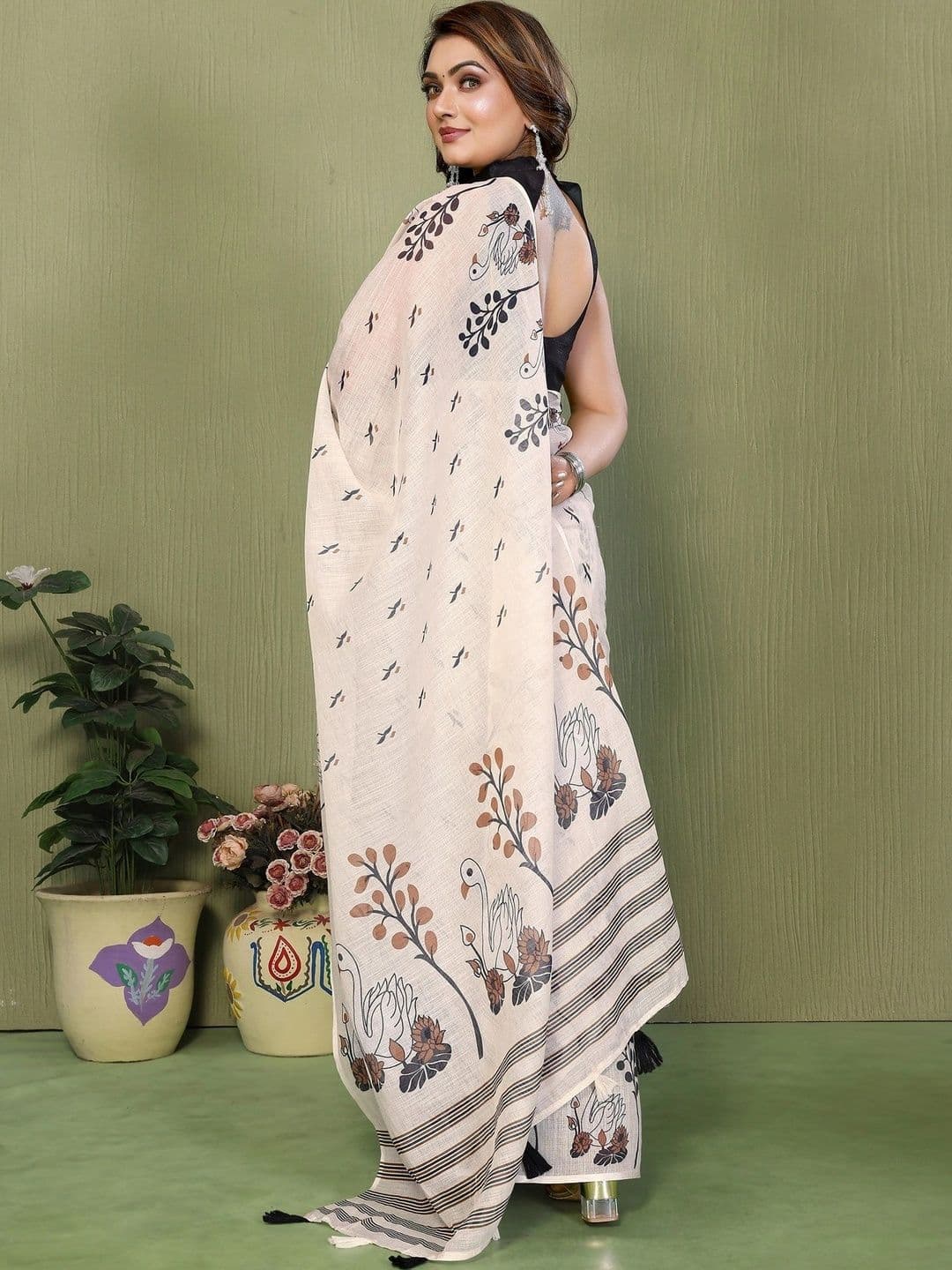 VS MALL Linen Blend Saree thumbnail 4