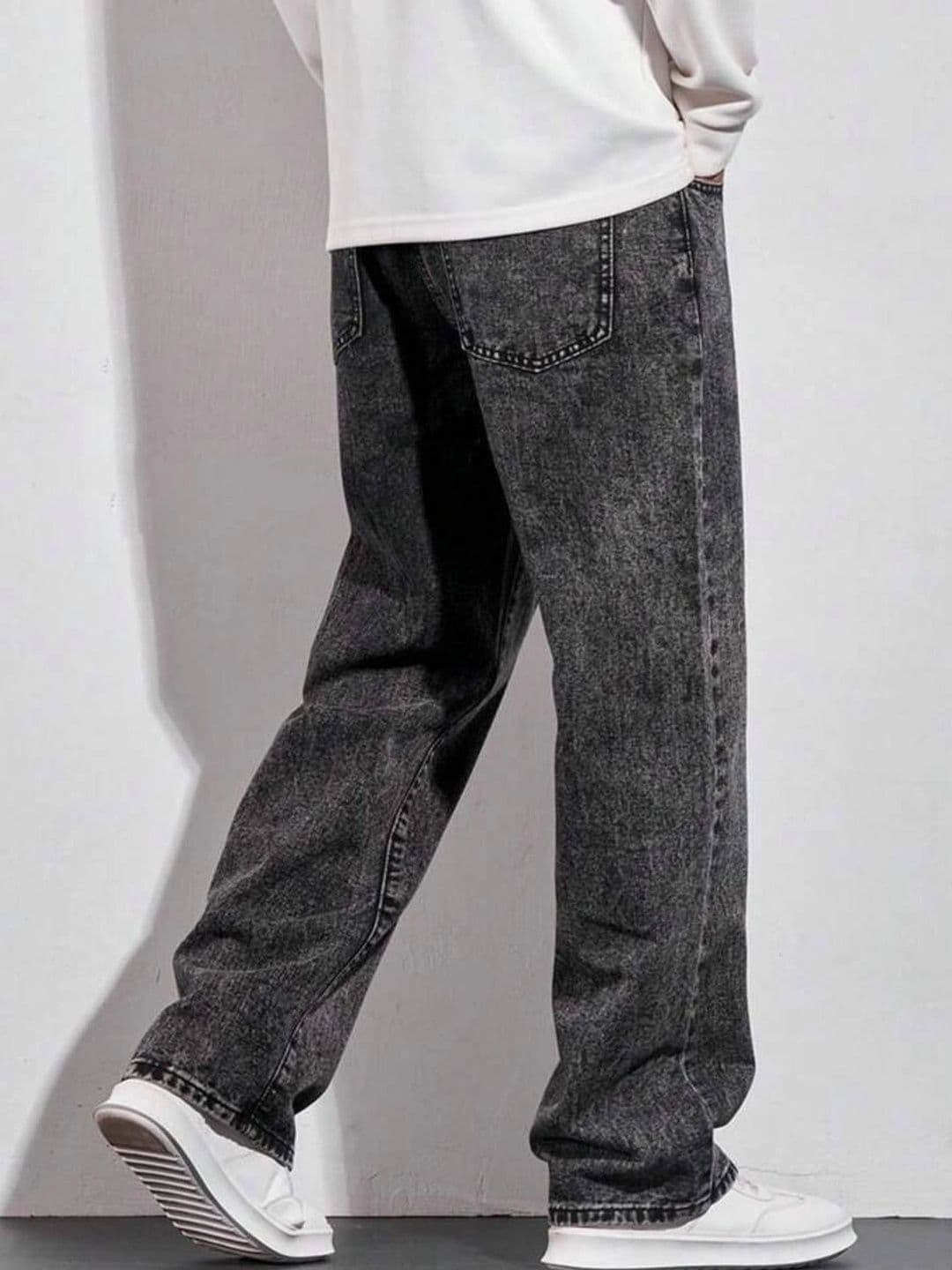 SHIRODHARI Men Straight Fit Low-Rise Jeans thumbnail 2