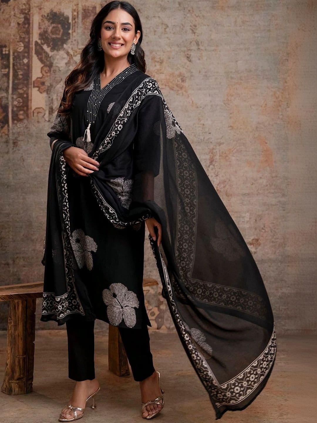 FERANOID Women Floral Printed Regular Pure Cotton Kurta with Trousers & With Dupatta thumbnail 7
