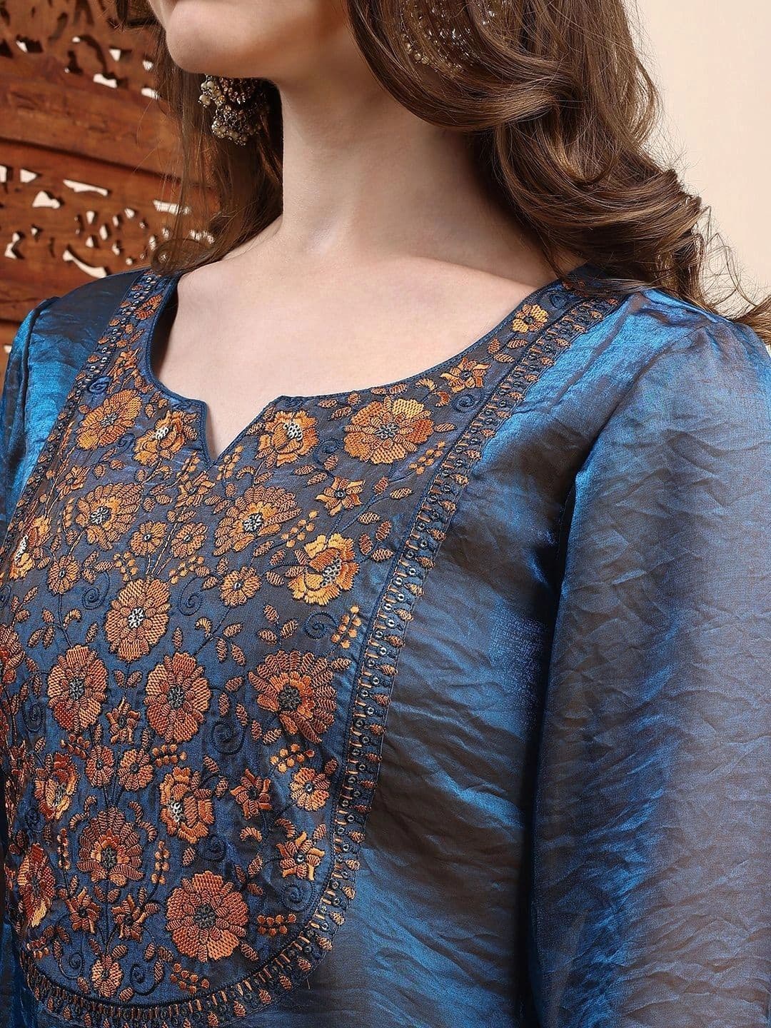 Anouk X fwd Women Ethnic Motifs Embroidered Regular Thread Work Kurta with Trousers thumbnail 4
