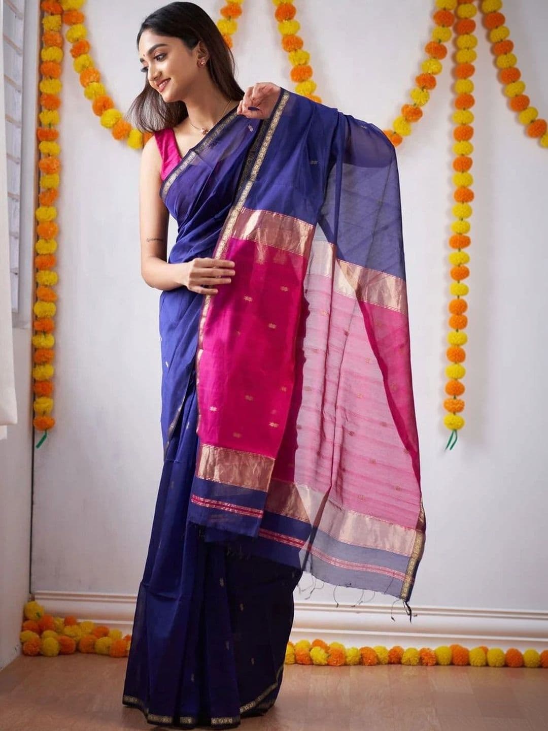 HERE&NOW Striped Zari Silk Blend Banarasi Saree thumbnail 7